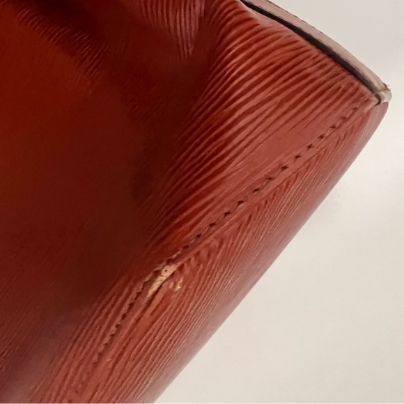 🔥LOUIS VUITTO Epi Sac D'Epaule GM Kenvan Fawn - Picture 8 of 14